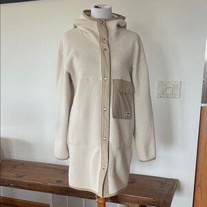 The North Face Ws Cragmont fleece size M, could easily fit as a Large